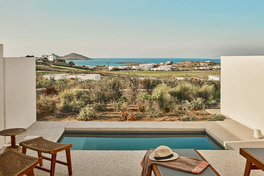 Essence-ovea-luxury-hotel-naousa-paros-01