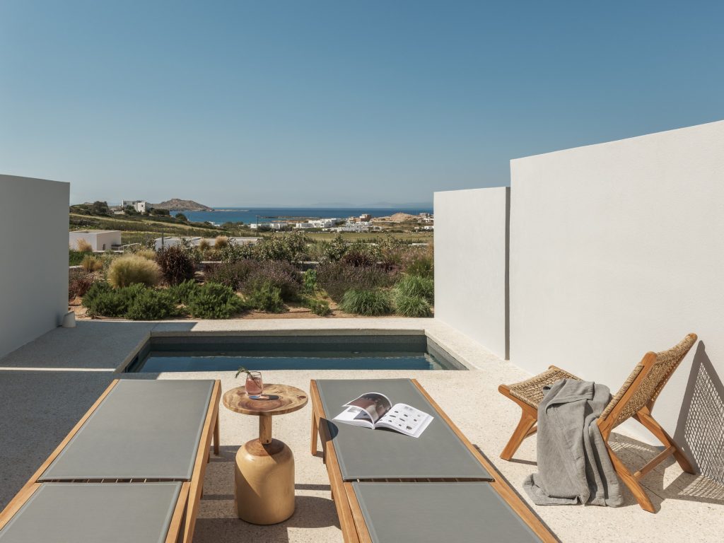 Essence-ovea-luxury-hotel-naousa-paros-01-03