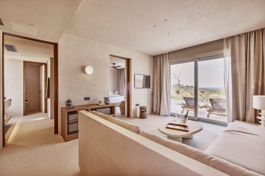 balance-private-pool-villa-paros-island-hotel-01-03